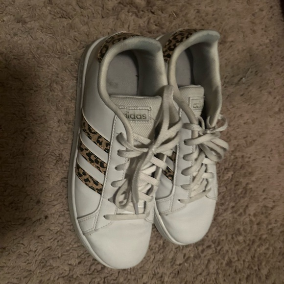 ADIDAS Sneakers size 6.5 Women’s - Picture 7 of 8